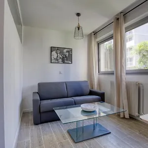 Charming In The Heart Of The 19th París